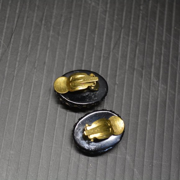 Vintage Germany Oval Flower Floral Cameo Sugar Stone Clip On Earrings Pink Ivory - Picture 4 of 7